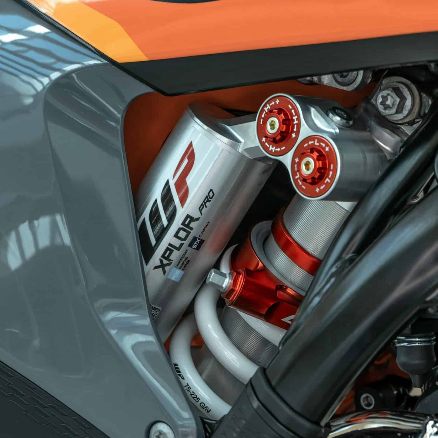 XPLOR PRO 8946 SHOCK