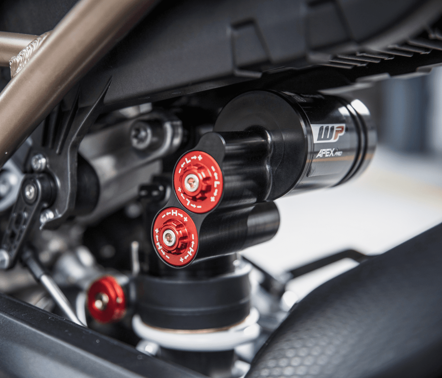 APEX PRO 7746 SHOCK